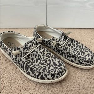 Hey Dude Wendy Woven Cheetah Grey Size 11 Women’s